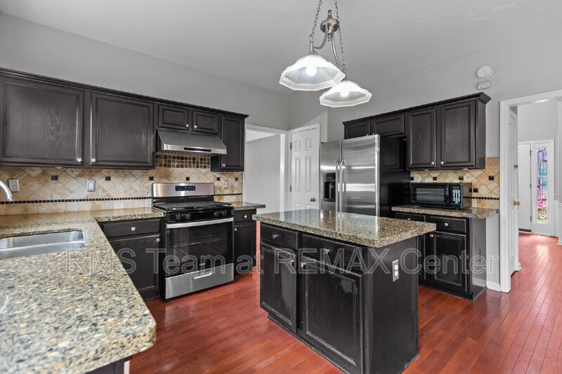 Gorgeous 5 Bedroom, 3.5 Bathroom Home in Duluth! property image