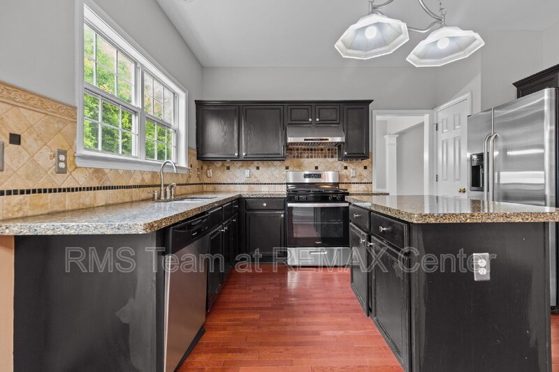 Gorgeous 5 Bedroom, 3.5 Bathroom Home in Duluth! property image