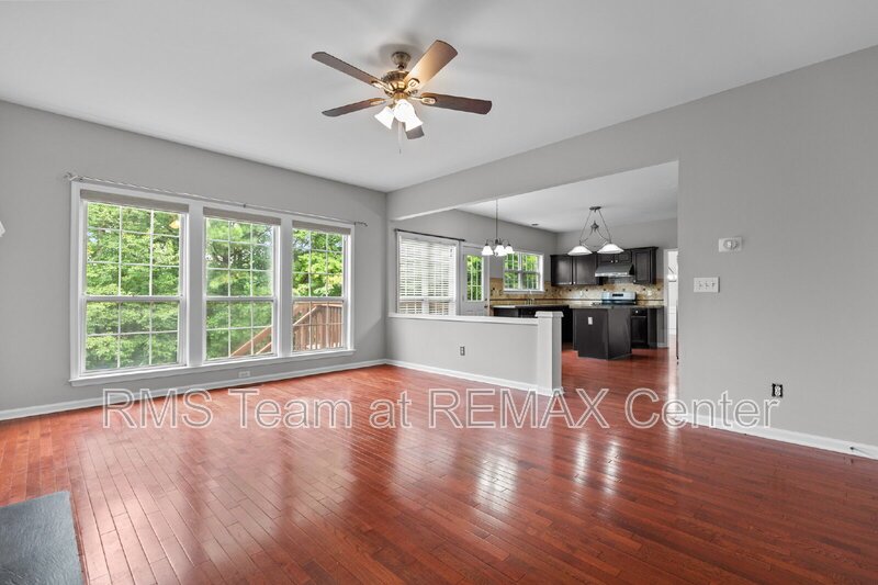 Gorgeous 5 Bedroom, 3.5 Bathroom Home in Duluth! property image