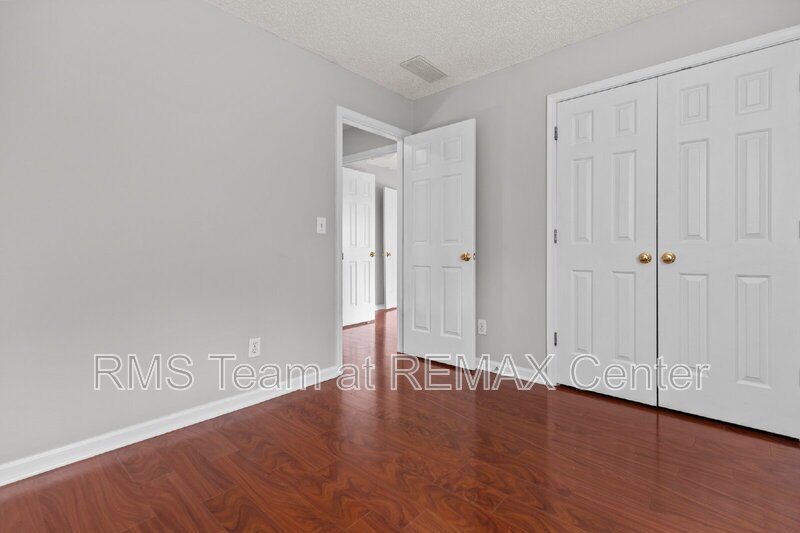 Gorgeous 5 Bedroom, 3.5 Bathroom Home in Duluth! property image