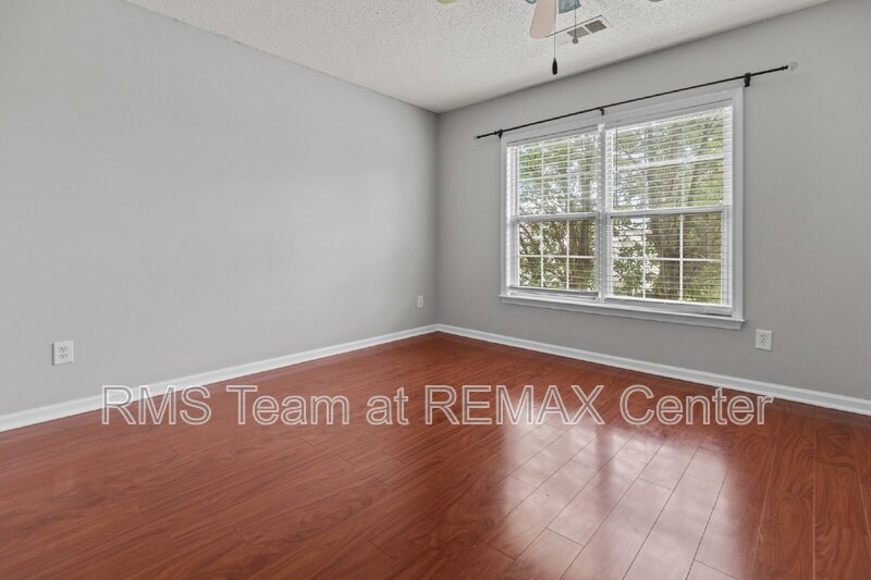 Gorgeous 5 Bedroom, 3.5 Bathroom Home in Duluth! property image