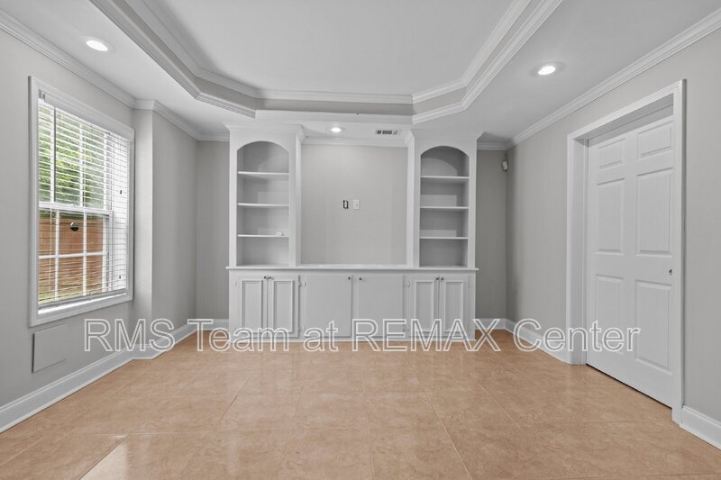 Gorgeous 5 Bedroom, 3.5 Bathroom Home in Duluth! property image