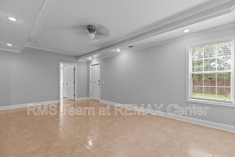 Gorgeous 5 Bedroom, 3.5 Bathroom Home in Duluth! property image