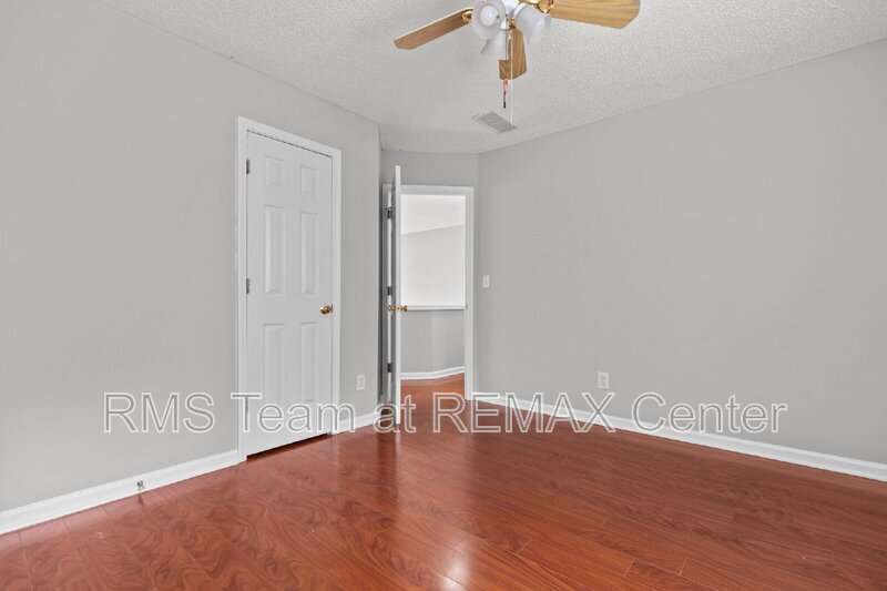 Gorgeous 5 Bedroom, 3.5 Bathroom Home in Duluth! property image