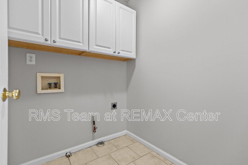 Gorgeous 5 Bedroom, 3.5 Bathroom Home in Duluth! property image
