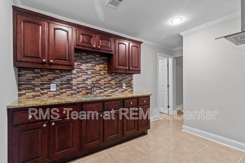 Gorgeous 5 Bedroom, 3.5 Bathroom Home in Duluth! property image