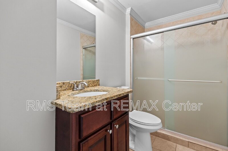 Gorgeous 5 Bedroom, 3.5 Bathroom Home in Duluth! property image