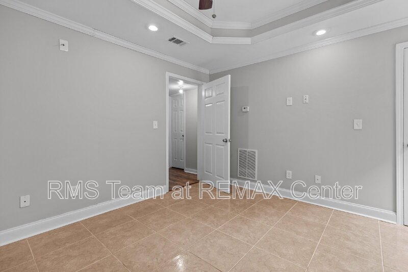 Gorgeous 5 Bedroom, 3.5 Bathroom Home in Duluth! property image