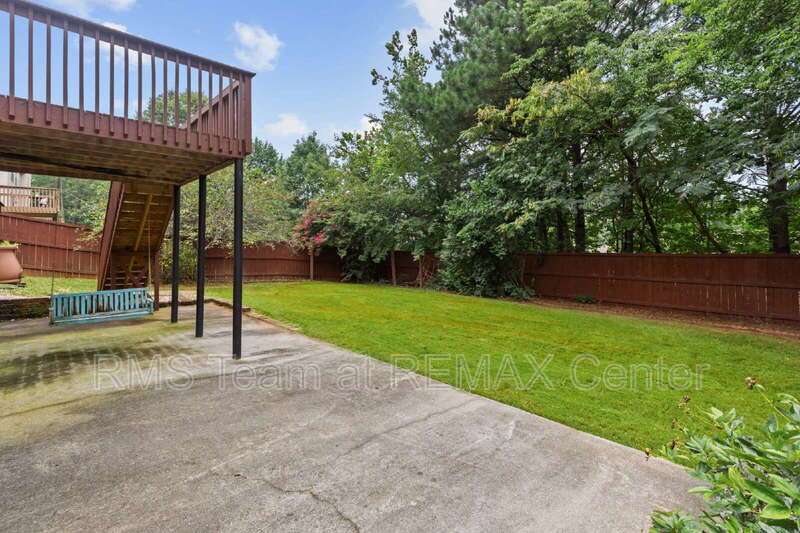 Gorgeous 5 Bedroom, 3.5 Bathroom Home in Duluth! property image