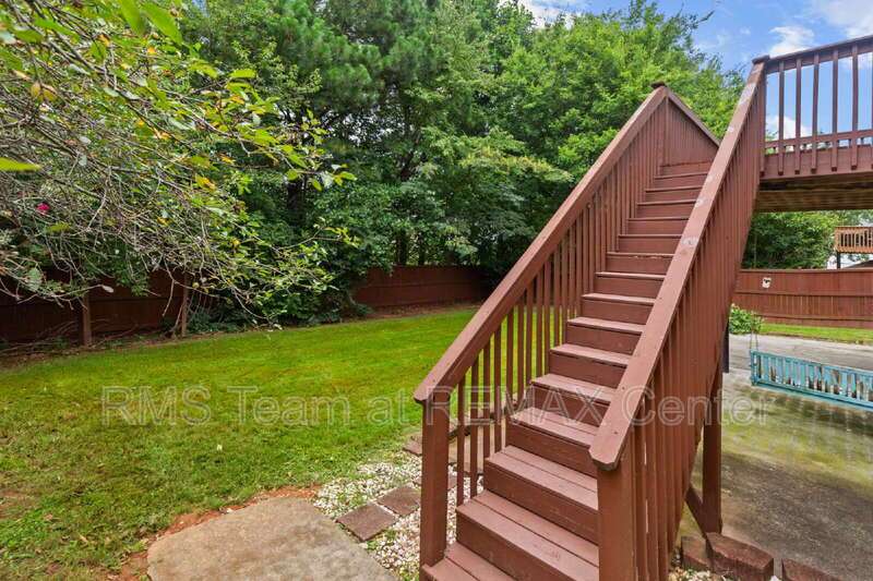 Gorgeous 5 Bedroom, 3.5 Bathroom Home in Duluth! property image