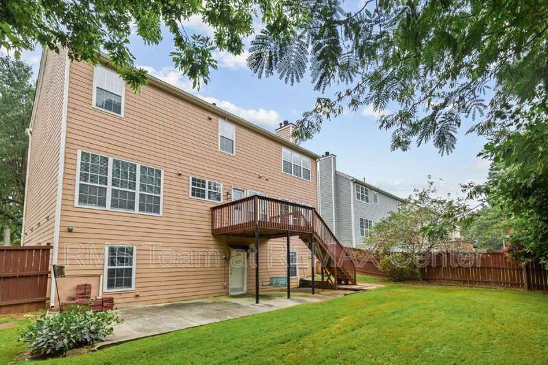 Gorgeous 5 Bedroom, 3.5 Bathroom Home in Duluth! property image