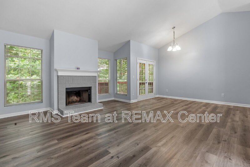 Spacious Split Level House property image