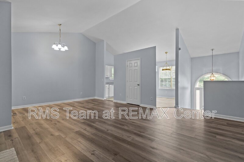 Spacious Split Level House property image