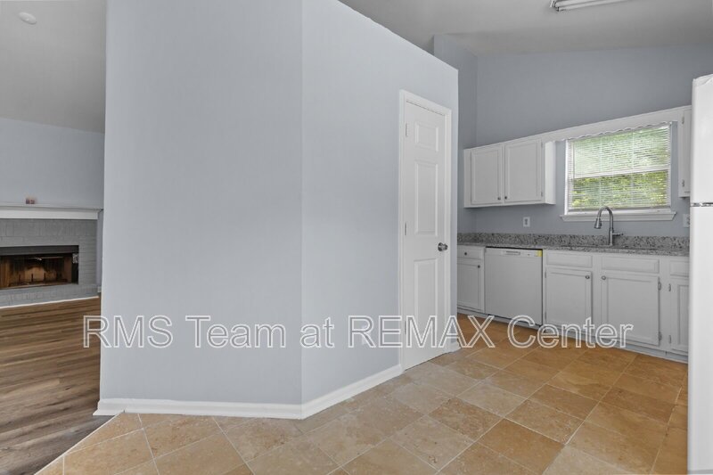 Spacious Split Level House property image