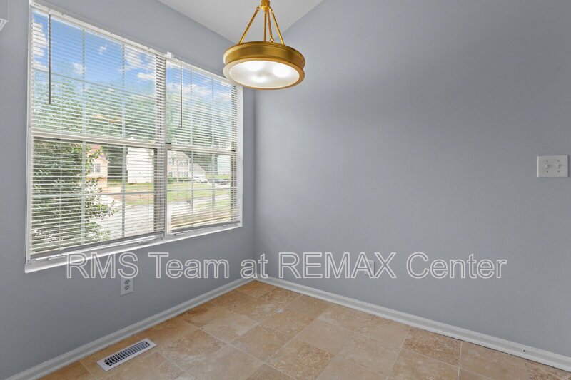 Spacious Split Level House property image