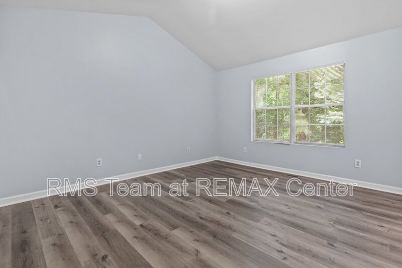 Spacious Split Level House property image