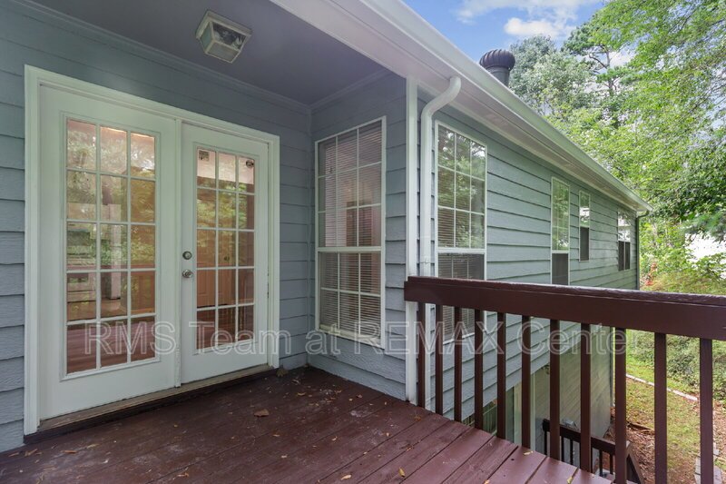 Spacious Split Level House property image