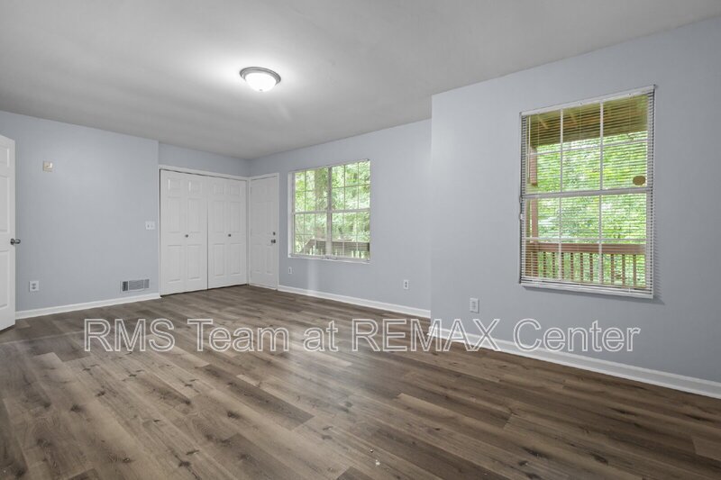 Spacious Split Level House property image