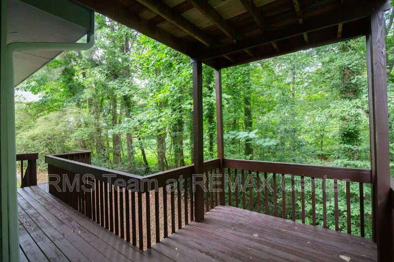 Spacious Split Level House property image