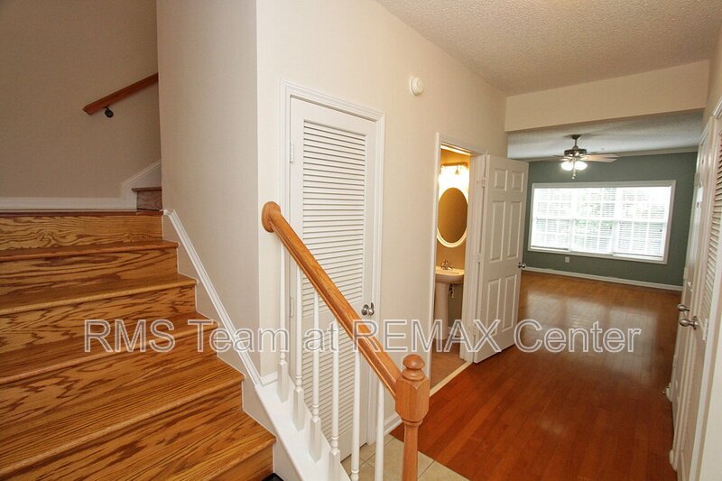 Gorgeous 2BR/2BA condo in gated community property image