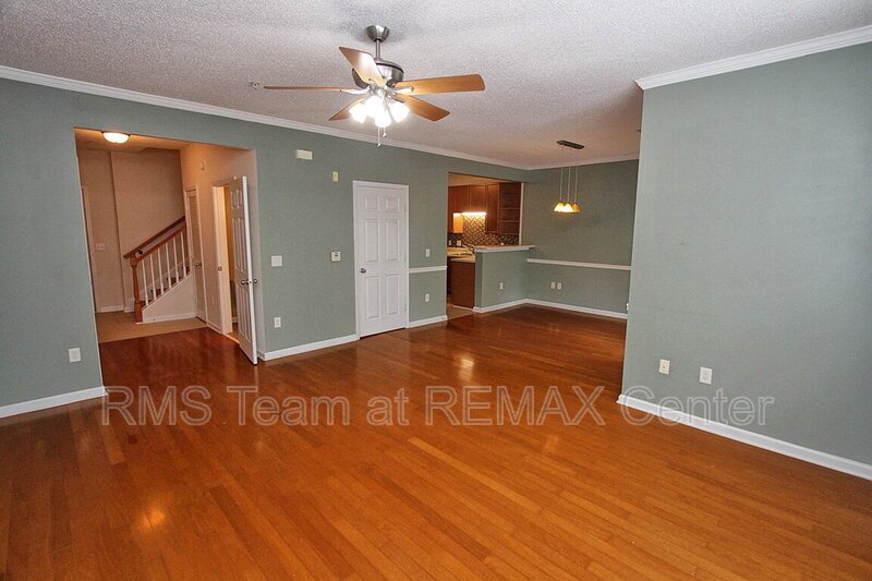 Gorgeous 2BR/2BA condo in gated community property image