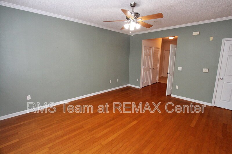 Gorgeous 2BR/2BA condo in gated community property image