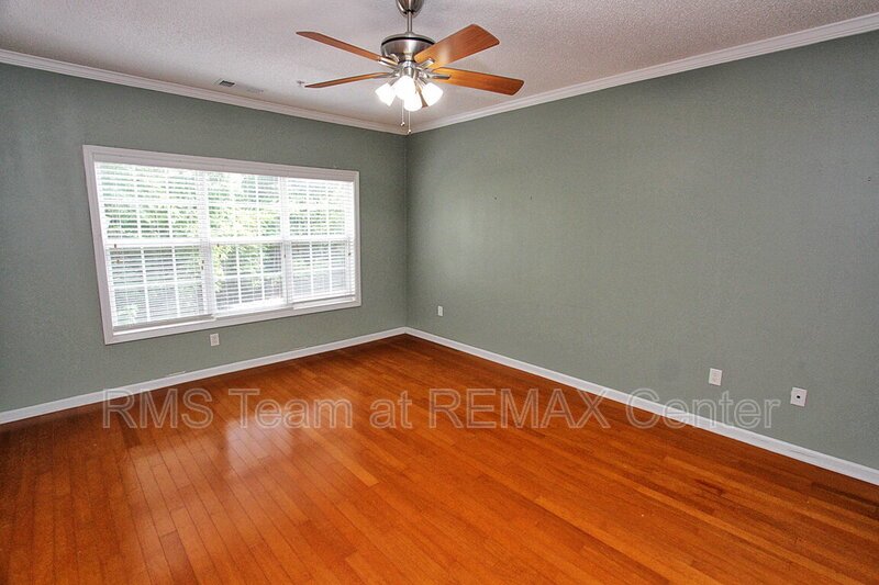Gorgeous 2BR/2BA condo in gated community property image