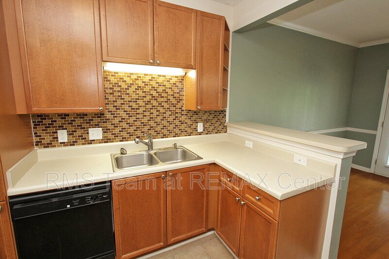 Gorgeous 2BR/2BA condo in gated community property image