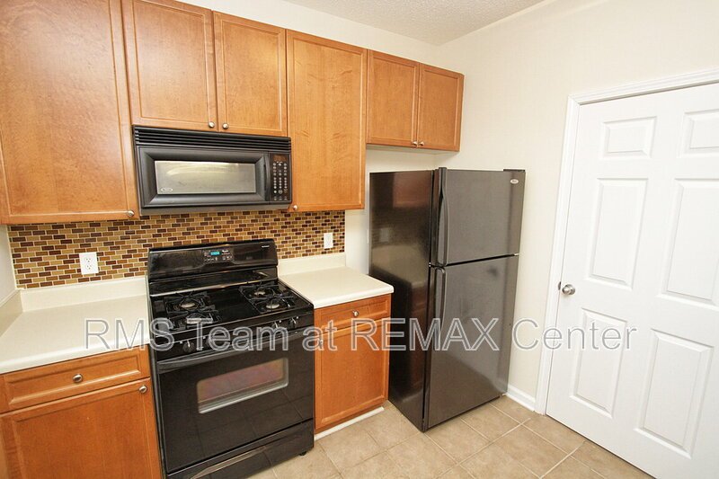 Gorgeous 2BR/2BA condo in gated community property image