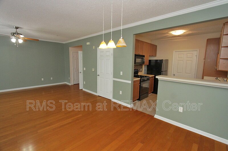 Gorgeous 2BR/2BA condo in gated community property image