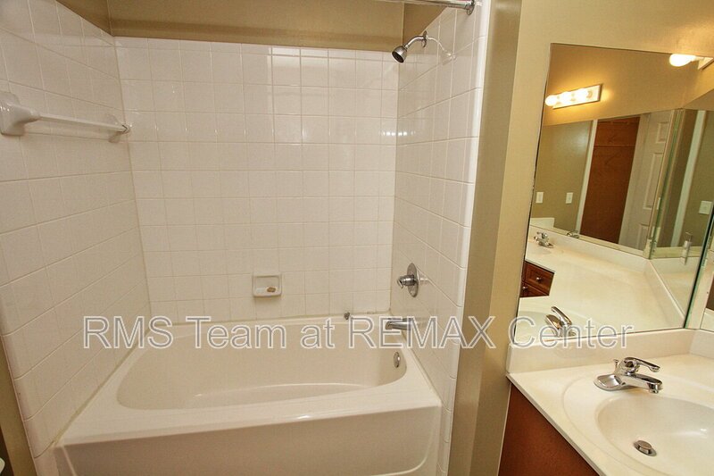 Gorgeous 2BR/2BA condo in gated community property image