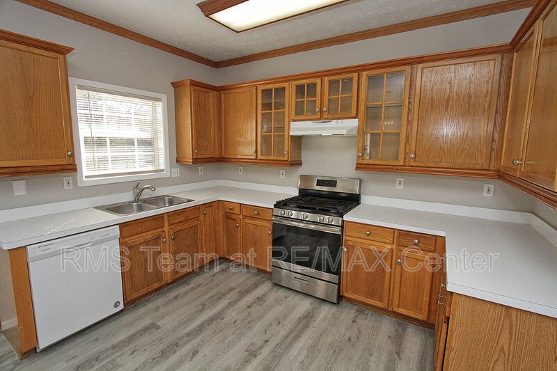 4 Bedroom, 2.5 Bathroom Gorgeous House is a Must See! property image