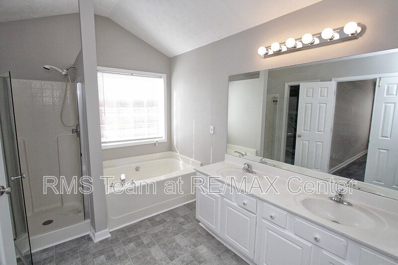 4 Bedroom, 2.5 Bathroom Gorgeous House is a Must See! property image