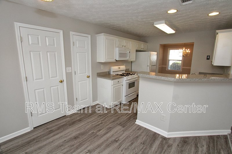 4 BDRM HOME, FENCED YARD IN MILL CREEK SCHOOLS! property image