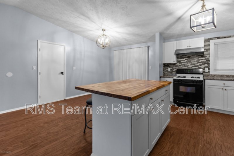 Updated 3 bedroom, 2.5 bath property image