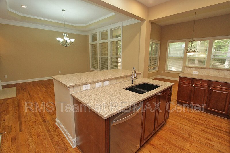 Gorgeous LIKE NEW 4 BR/3.5 BA Townhome in Atlanta (Cobb County)! property image