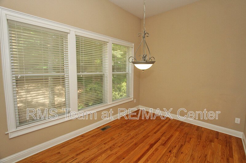 Gorgeous LIKE NEW 4 BR/3.5 BA Townhome in Atlanta (Cobb County)! property image