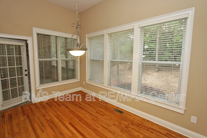 Gorgeous LIKE NEW 4 BR/3.5 BA Townhome in Atlanta (Cobb County)! property image