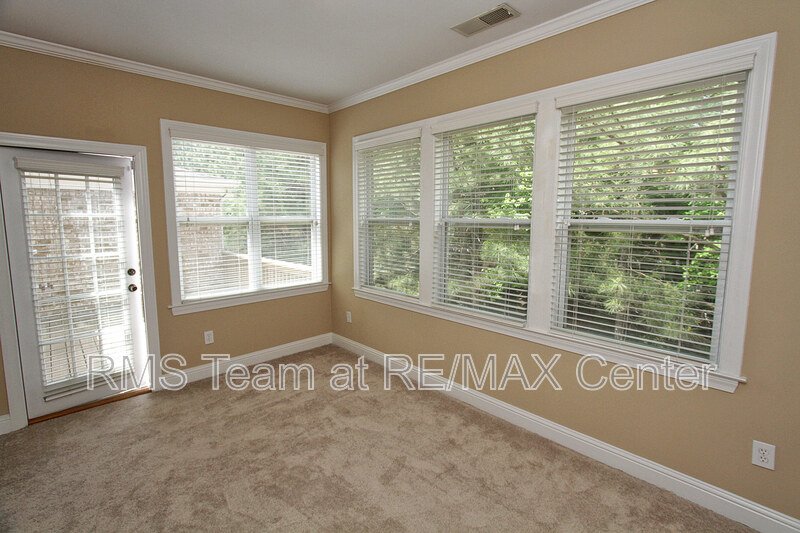 Gorgeous LIKE NEW 4 BR/3.5 BA Townhome in Atlanta (Cobb County)! property image