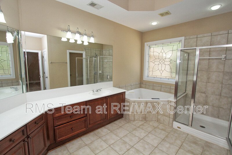 Gorgeous LIKE NEW 4 BR/3.5 BA Townhome in Atlanta (Cobb County)! property image