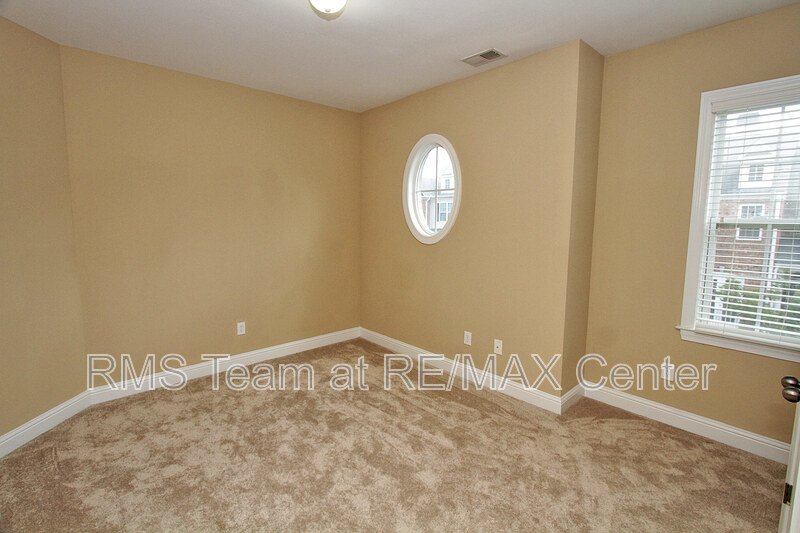 Gorgeous LIKE NEW 4 BR/3.5 BA Townhome in Atlanta (Cobb County)! property image