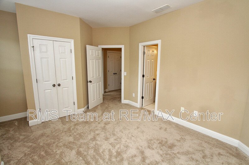 Gorgeous LIKE NEW 4 BR/3.5 BA Townhome in Atlanta (Cobb County)! property image