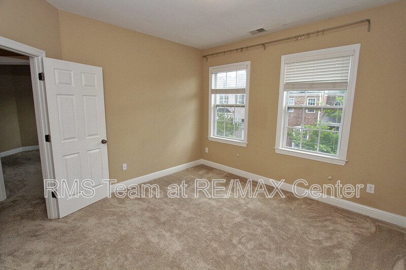 Gorgeous LIKE NEW 4 BR/3.5 BA Townhome in Atlanta (Cobb County)! property image