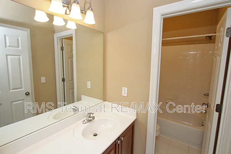 Gorgeous LIKE NEW 4 BR/3.5 BA Townhome in Atlanta (Cobb County)! property image