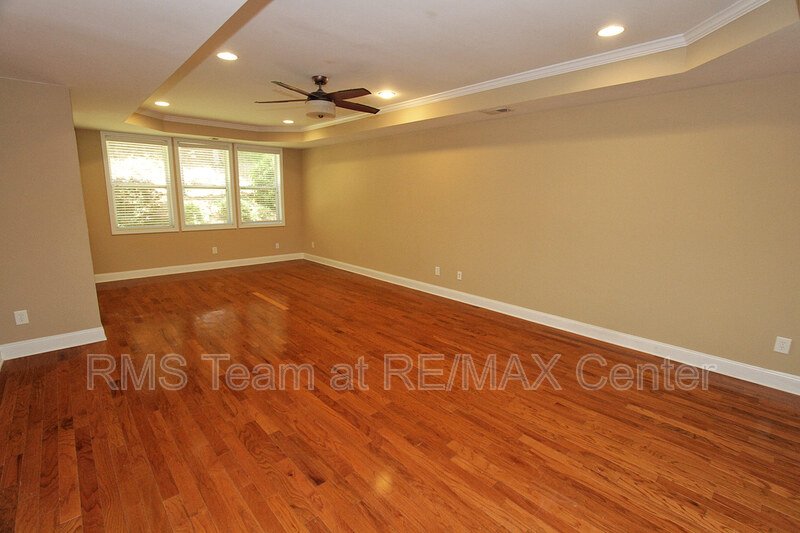 Gorgeous LIKE NEW 4 BR/3.5 BA Townhome in Atlanta (Cobb County)! property image