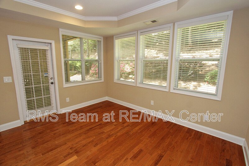 Gorgeous LIKE NEW 4 BR/3.5 BA Townhome in Atlanta (Cobb County)! property image