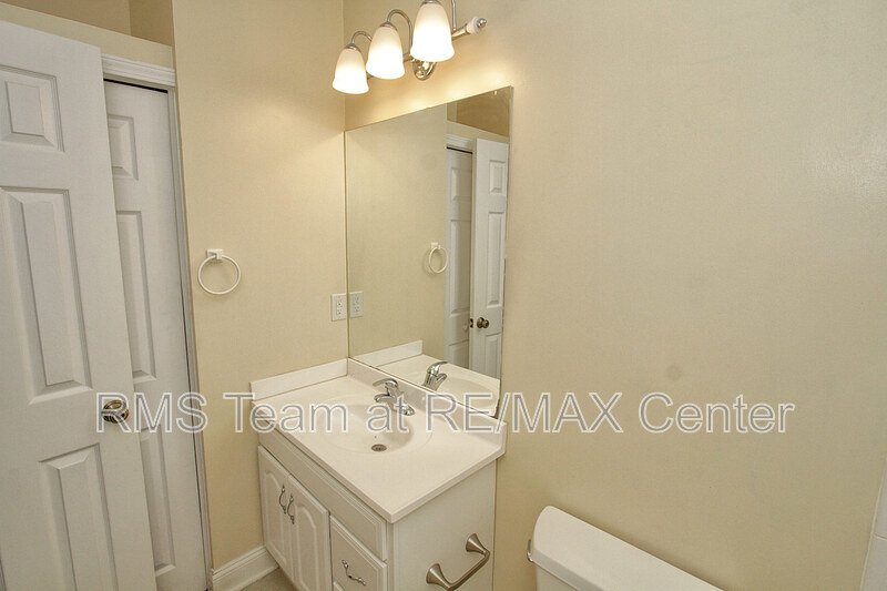 Gorgeous LIKE NEW 4 BR/3.5 BA Townhome in Atlanta (Cobb County)! property image
