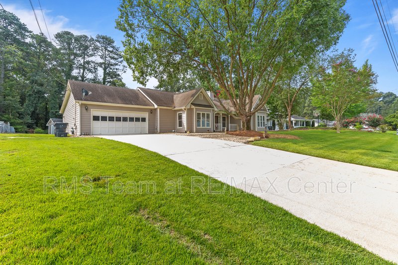 Mountain View High School District! 4 Bedroom Ranch! property image