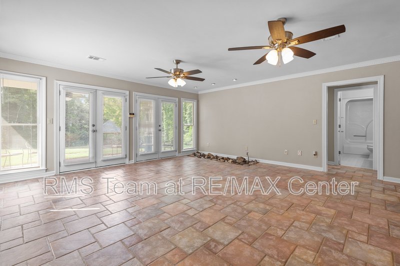Mountain View High School District! 4 Bedroom Ranch! property image