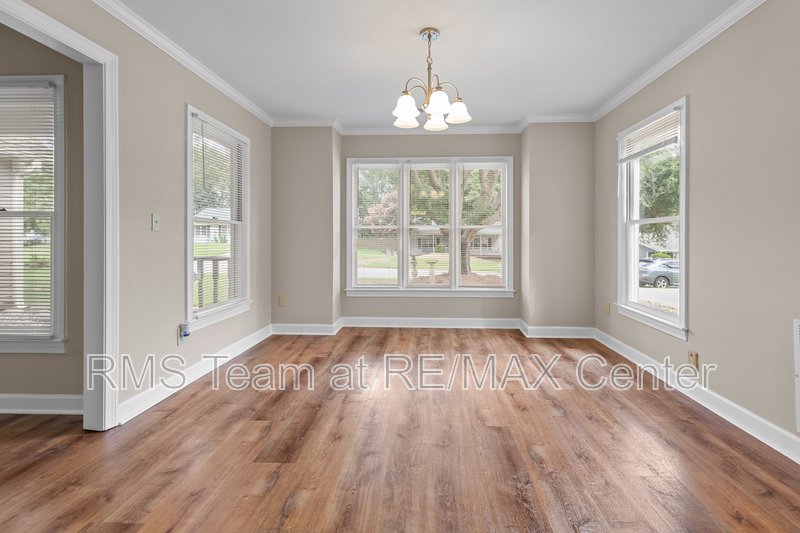 Mountain View High School District! 4 Bedroom Ranch! property image